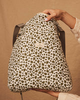Compra Green Flower Trolley Bag | Limited Edition | The Gray Box en Apodemia Green Flower Trolley Bag | Limited Edition | The Gray Box
