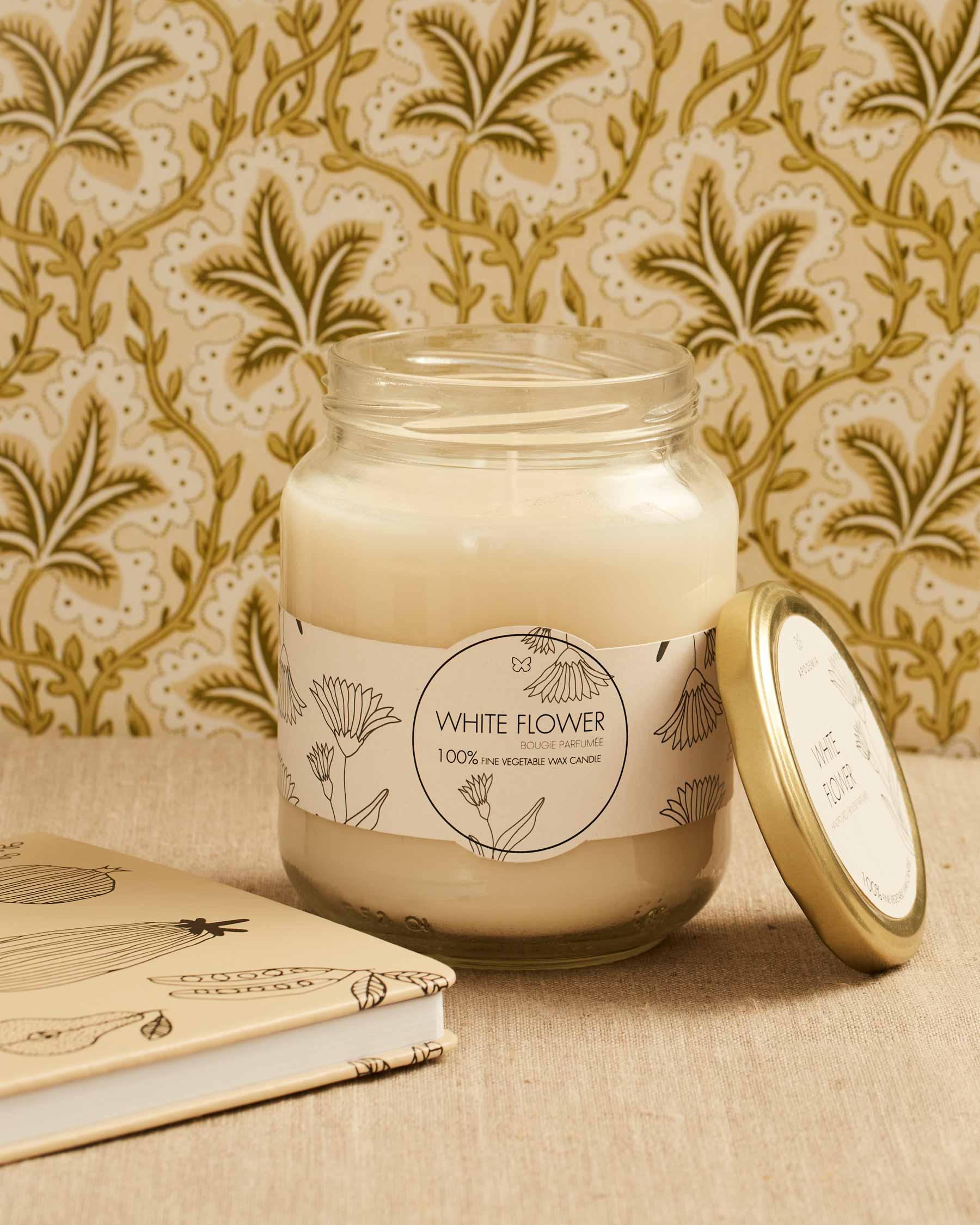 White Flower Xl Candle - 500Grs