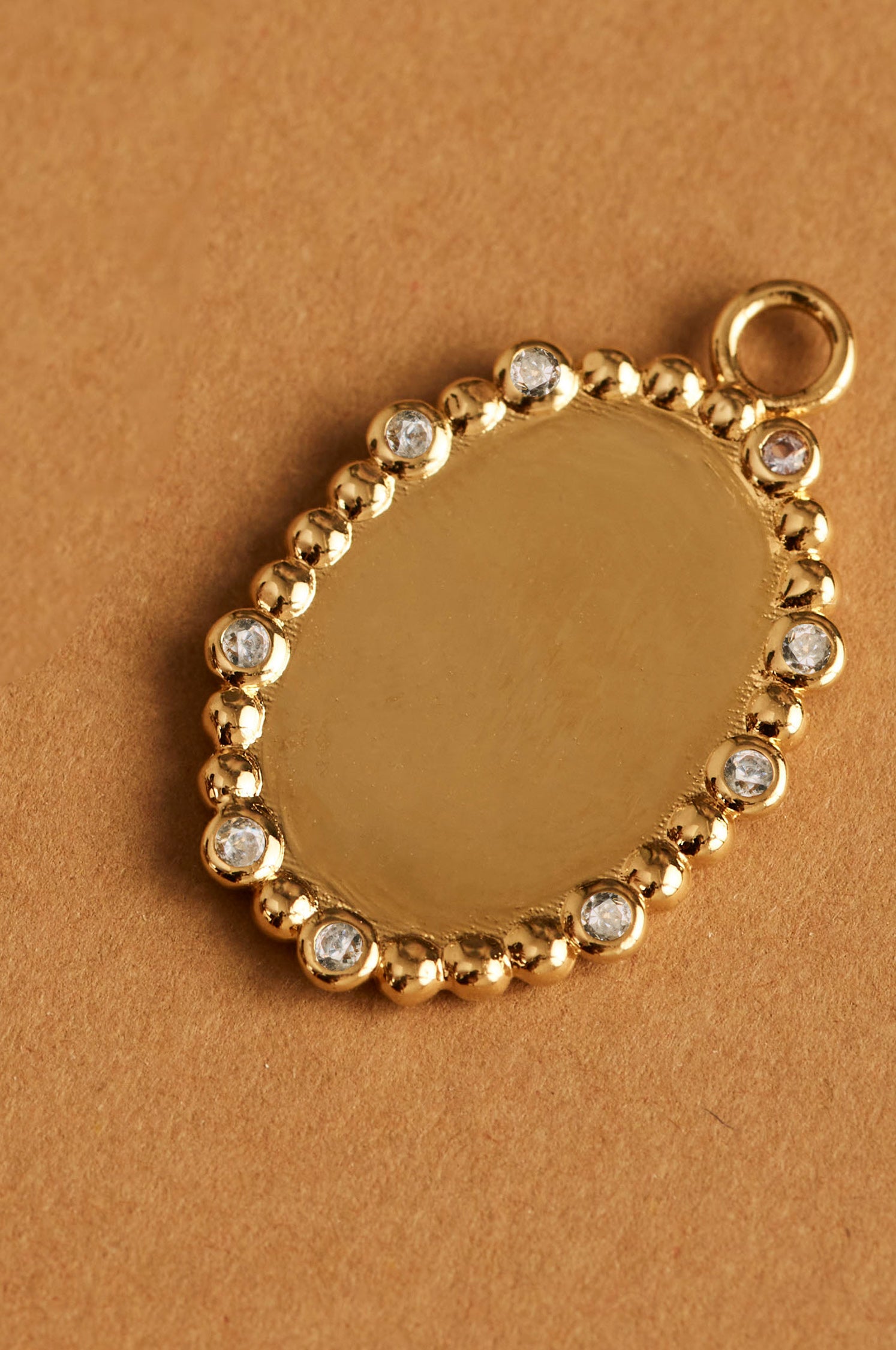 Charm Oval Blanco